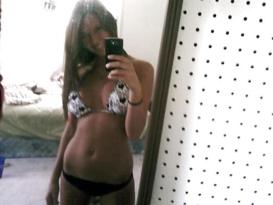 23P Gorgeous Brunette