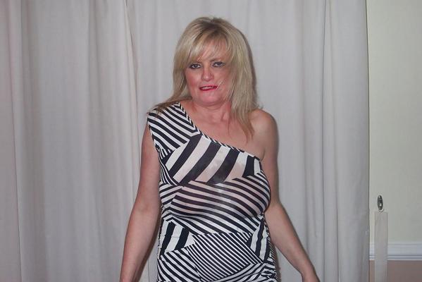 14P UK Amateur Slut Milf Samantha 23