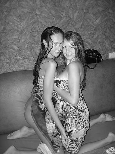 11P Caliente morena amateur adolescente pareja de lesbianas!