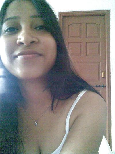 14P Selfshot ex pakistani gf pics