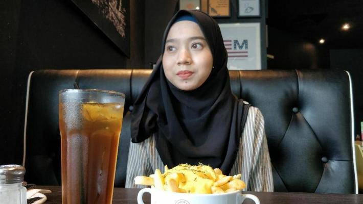 25P Hot Malaysian Girl 4 ( Amirah 3some)