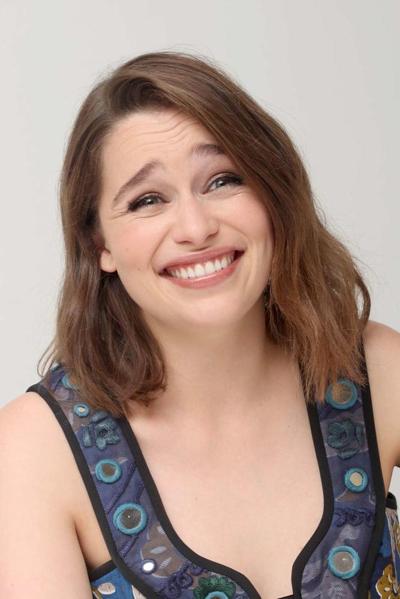 21P Emilia Clarke pulling lots of cute faces 3