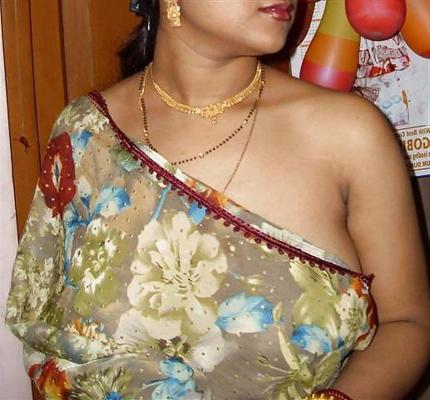 25P Indian Busty House Wife