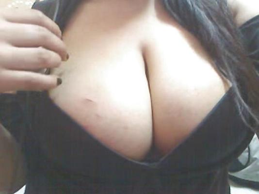 8P Webcam cleavages